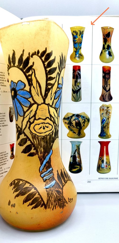 LEGRAS (1839-1916) - 花瓶 -  罕见的艺术新风格花瓶，装饰有迷人花卉的珐琅彩绘，签名于1910年前后。  - 口中吹制玻璃 #3.2