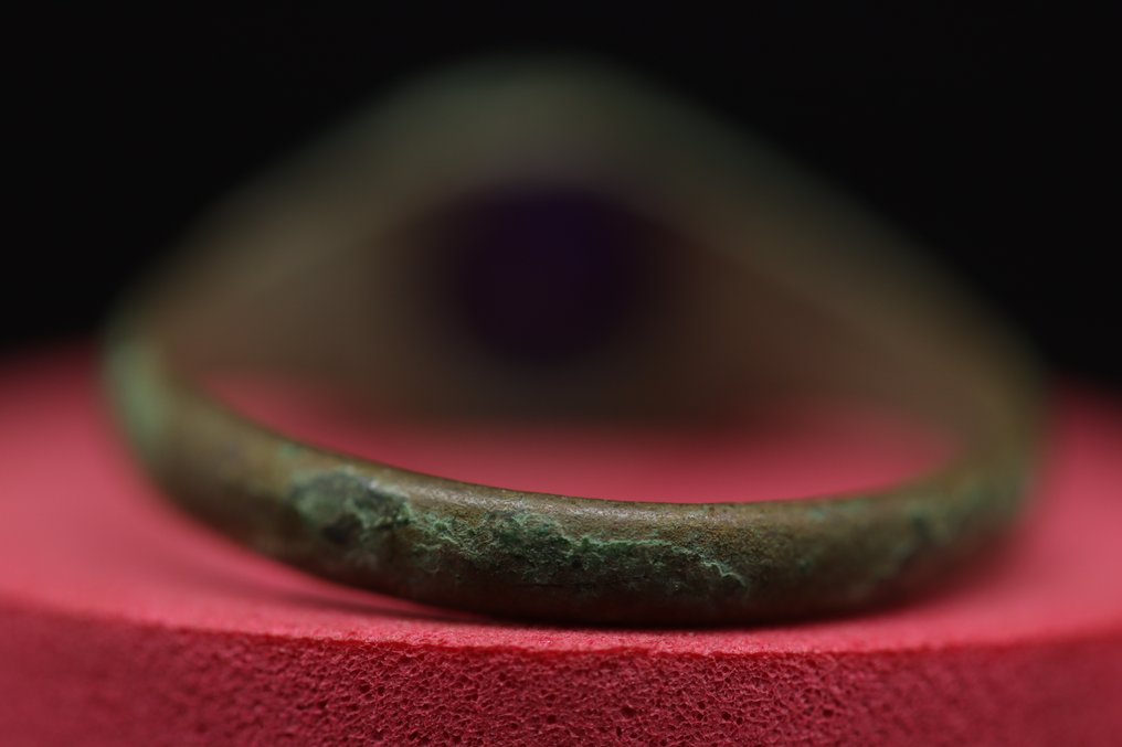 Μεσαιωνικός (Γοτθικός) Επιχρυσωμένο με μπλε πέτρα σε μπρούντζο. δαχτυλίδι - 2.6 cm  (χωρίς τιμή ασφαλείας) #3.2