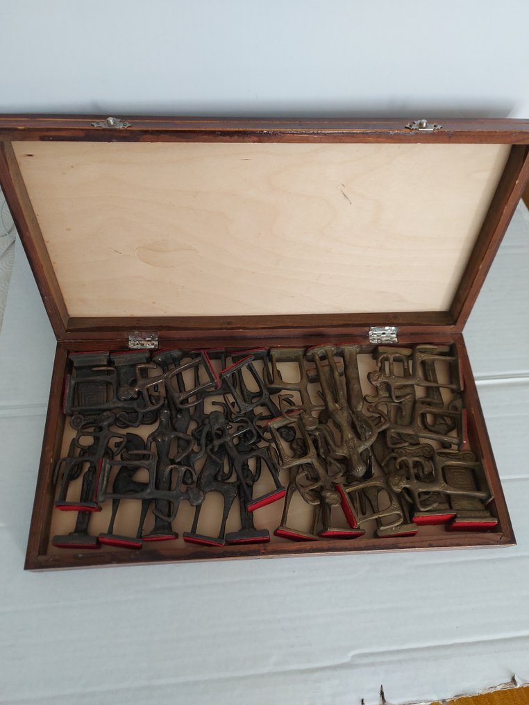 Christoforus Sklavenitis - Set di scacchi - bronzo #1.0