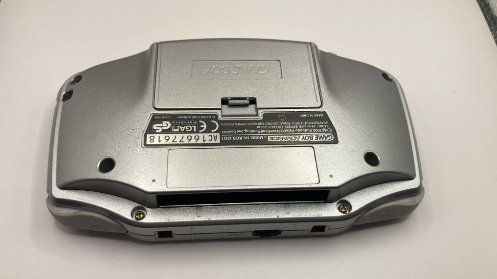 Nintendo - Gameboy Advance - silver with 10 game cartridges. Minimal signs of wear, everything tested and working. - Videospillkonsoll + spill #3.2