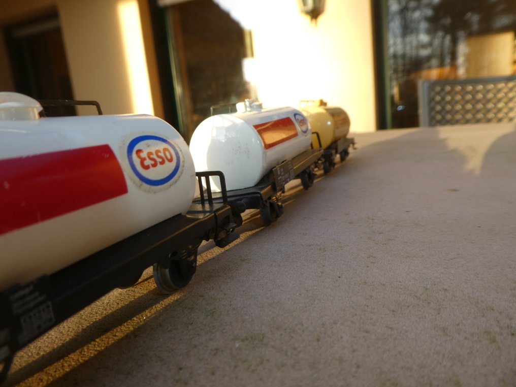 Märklin H0 - 3000/4501/4502 - Set de trenes (6) - Tren de vagones cisterna pequeños, locomotora tender BR 89 con 5 vagones cisterna - DB #4.3