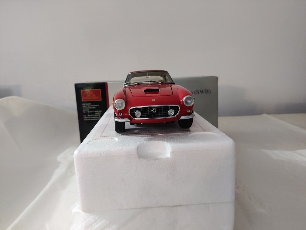 CMC 1:18 - Modellino di auto - Ferrari 250GT Berlinetta passo corto (SWB) 1961 - M-046 #3.2