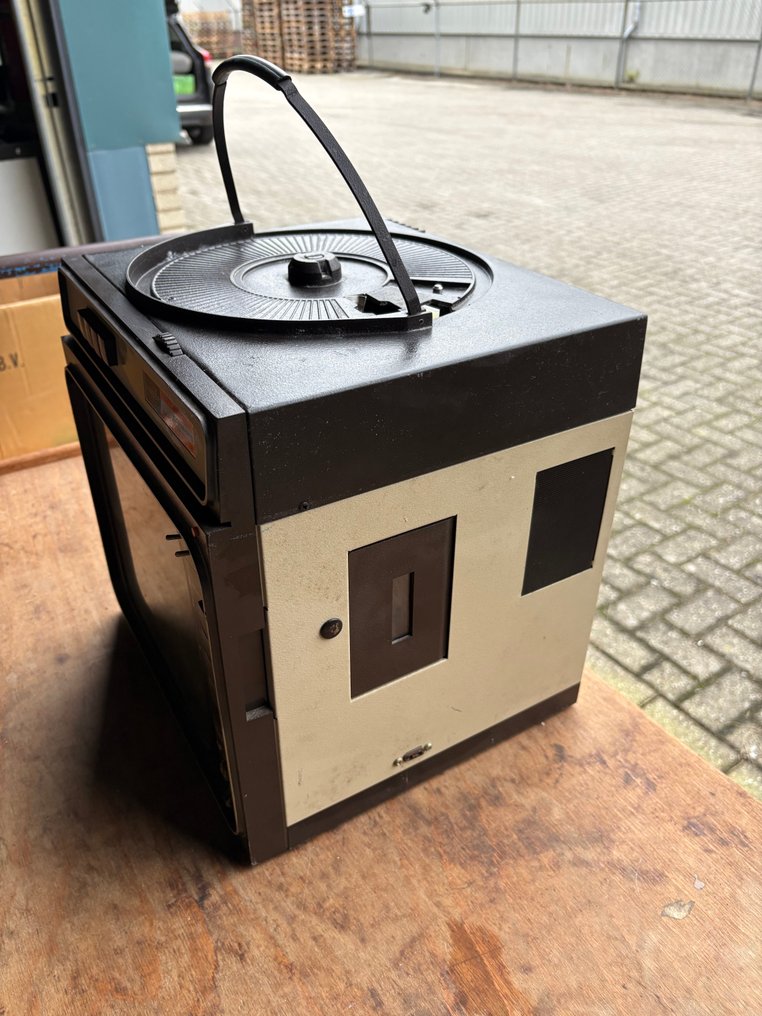 Singer Caramate, één van de vroegste draagbare Slide projector #2.1