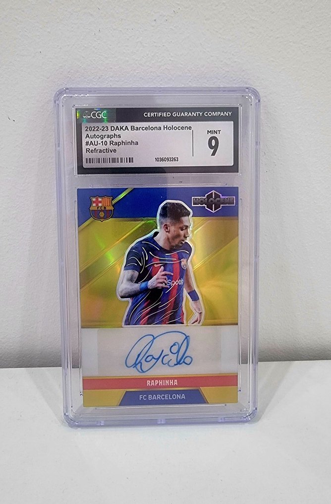 2022/23 DAKA Barcelona Holocene Raphinha Autografiada - CGC 9 Graded card #1.0