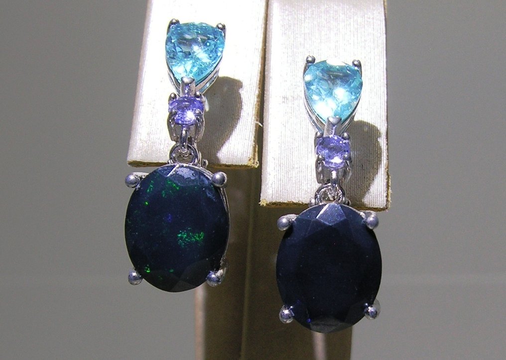 Opal Earrings - Height: 23 mm - Width: 8 mm- 4.15 g - (2) #3.2