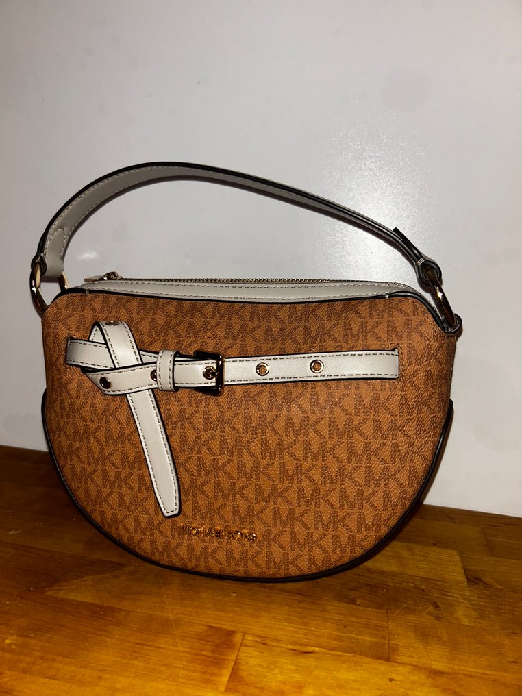Michael Kors - Emilia medium half moon shoulder bag - Geantă de umăr #3.2
