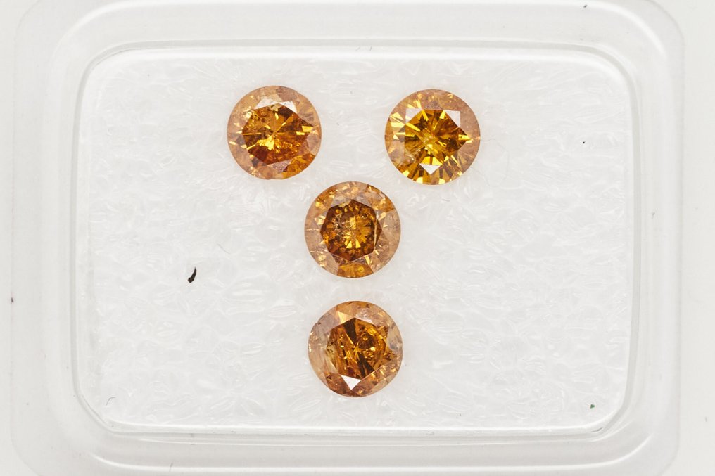 Zonder minimumprijs - 4 pcs Diamant (Kleurbehandeld) - 0.95 ct - Rond - P1, P2 - Gem Report Antwerp (GRA) #2.1