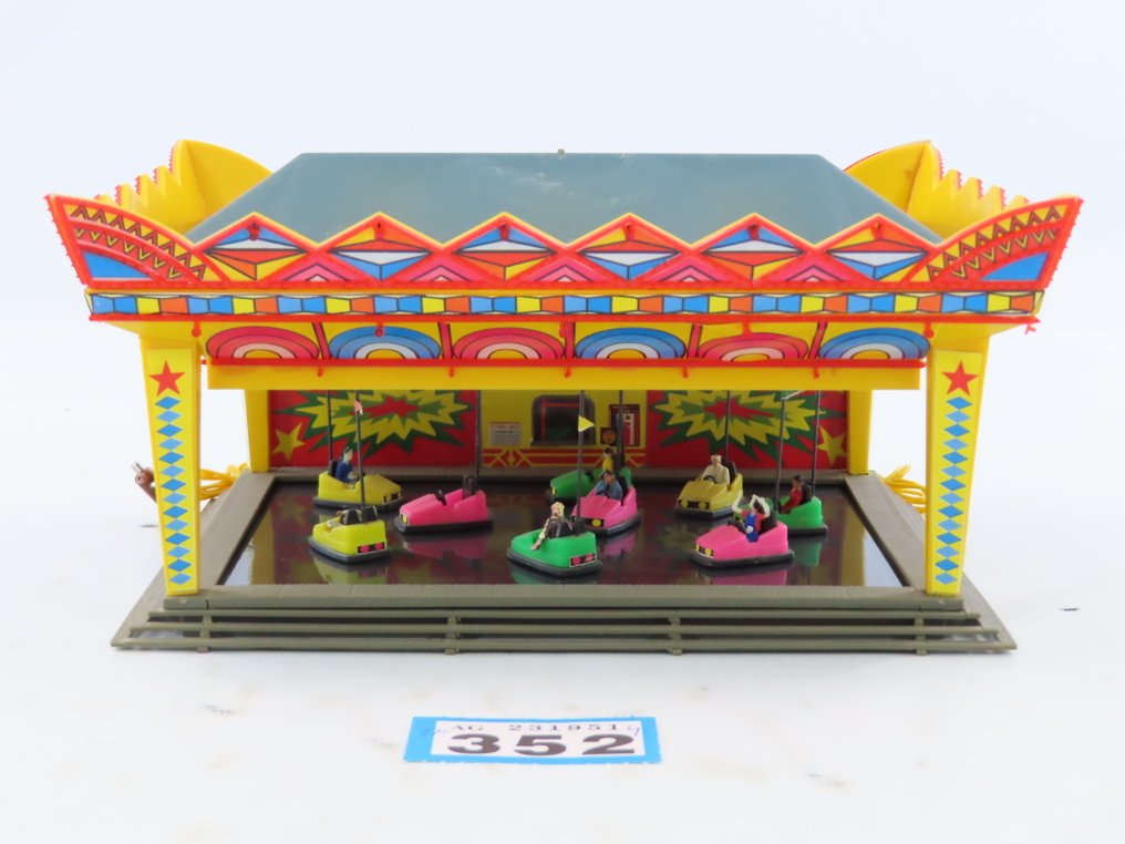 Faller H0 - 328 - Modelltog bygninger (1) - Kermisattractie 'Bussautoer' med drivverk og belysning. #2.1