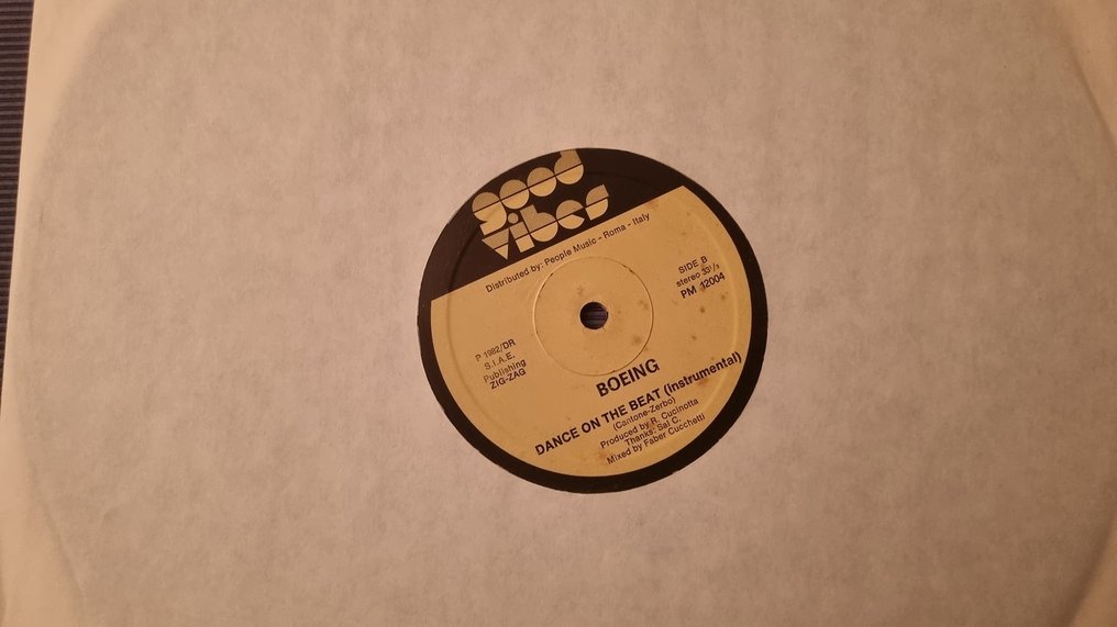 Boeing - Dance On The Beat - 1st Italian pressing - 12" single - Hard to find Disco/Boogie - Disco in vinile - Stereo - 1982 #2.1
