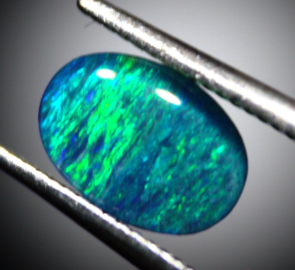 High Quality Australian Opal Triplet - Ct. 2.40 Cabochon - Height: 7 mm - Width: 5 mm- 0.48 g #1.0