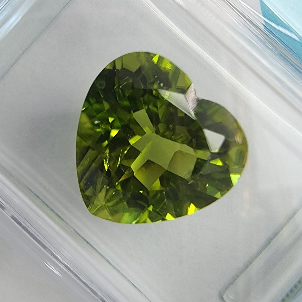 1 pcs  绿色, 黄色 橄榄石  - 3.71 ct - 国际宝石研究院（IGI） #3.2