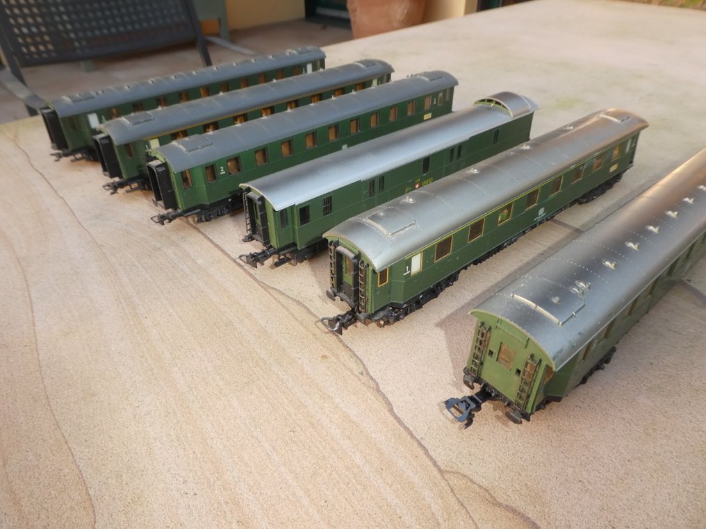 Märklin H0 - 4139/4145/4146/4275/4276 - Modelltog passasjervogn (6) - 6 ekspress- og hurtigtogvogner, innredning og passasjerer - DB #1.0