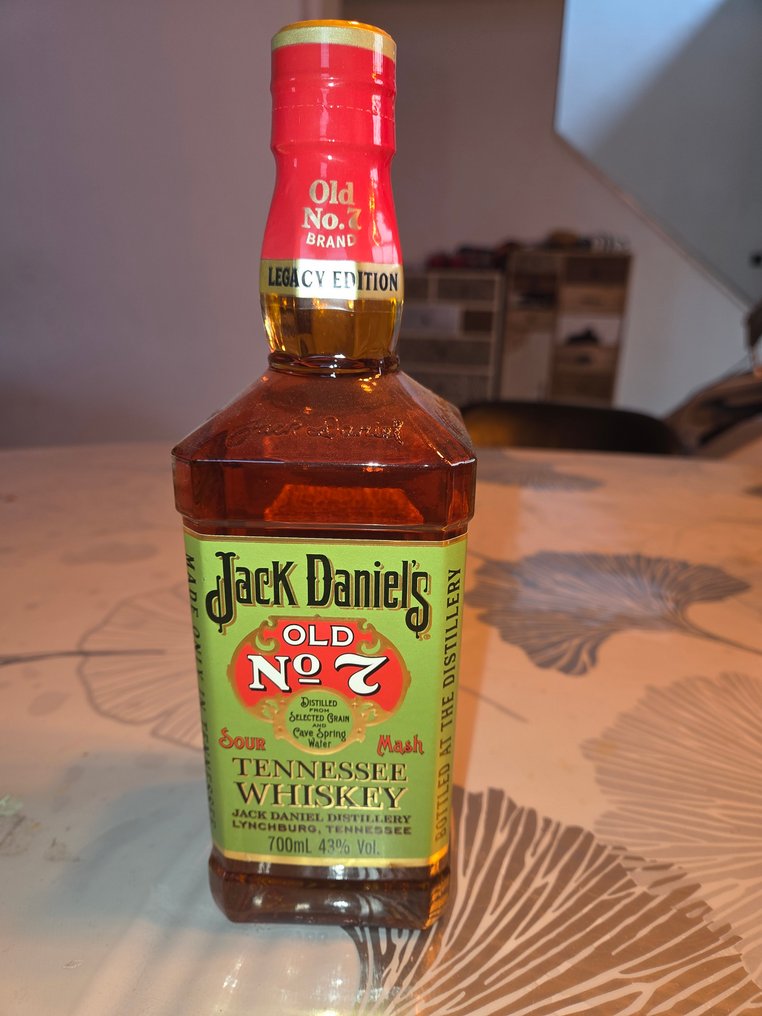 Jack Daniel's Legacy Edition 1, 2 & 3 + Bottled in Bond 100 Proof  - 700ml, 1 Litre - 4 pullojen #3.2