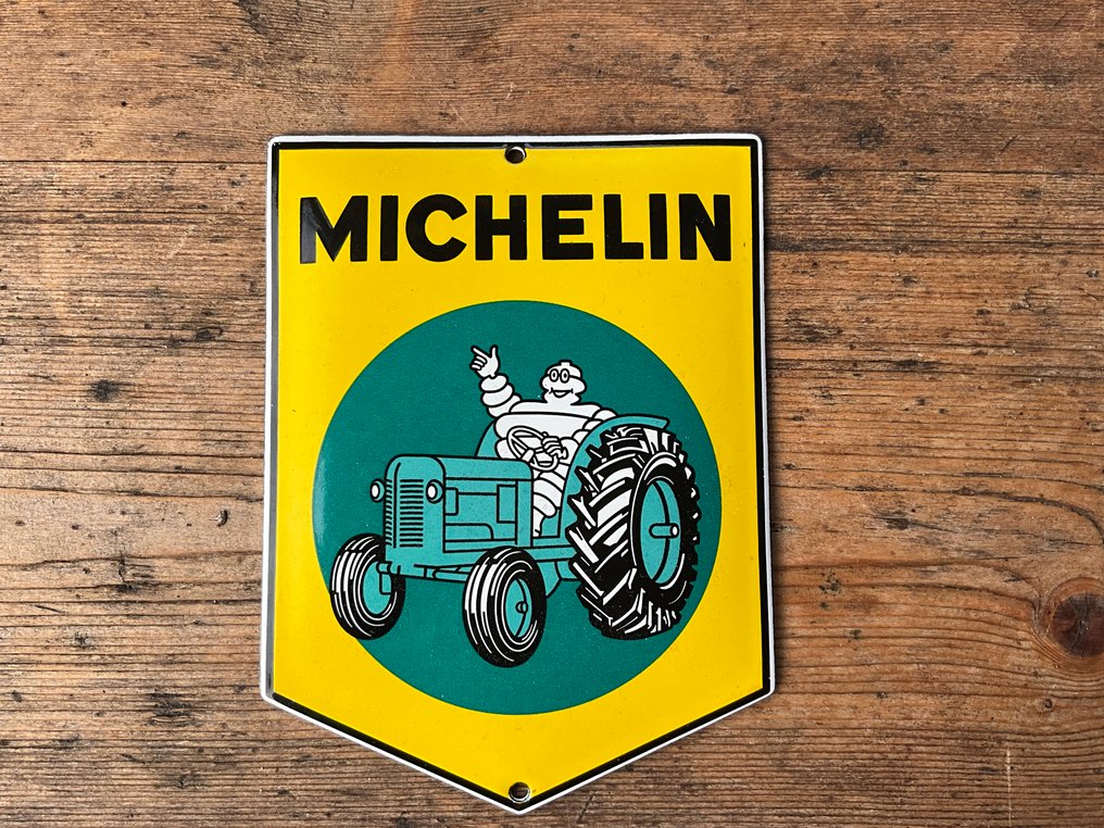 Michelin κλαστική διαφημιστική πινακίδα - Εμαγιέ εικόνα - Bibendum με τρακτέρ. - Σμάλτο #3.2