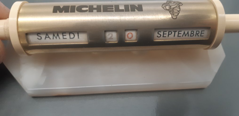 Michelin - POS (point of sale advertising object) #3.2