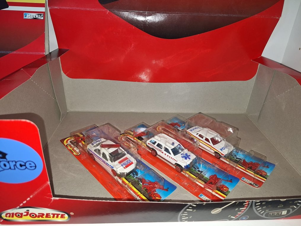 Majorette 1:64 - Modell kis városi autó (9) - Veicoli giocattolo Majorette in blister #2.1