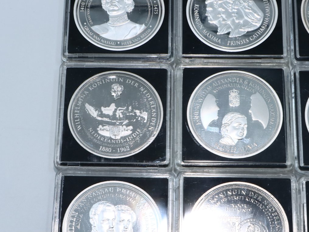 World. 16x Diverse Penningen (Verzilverd) (No reserve price) #4.3