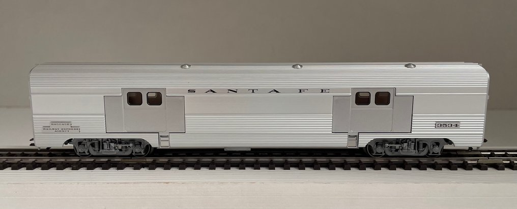 Märklin H0 - Uit Set 29848 . - Model train (2) - STREAMLINER, Baggage / Sleeper. 2002. - Santa Fe #1.0