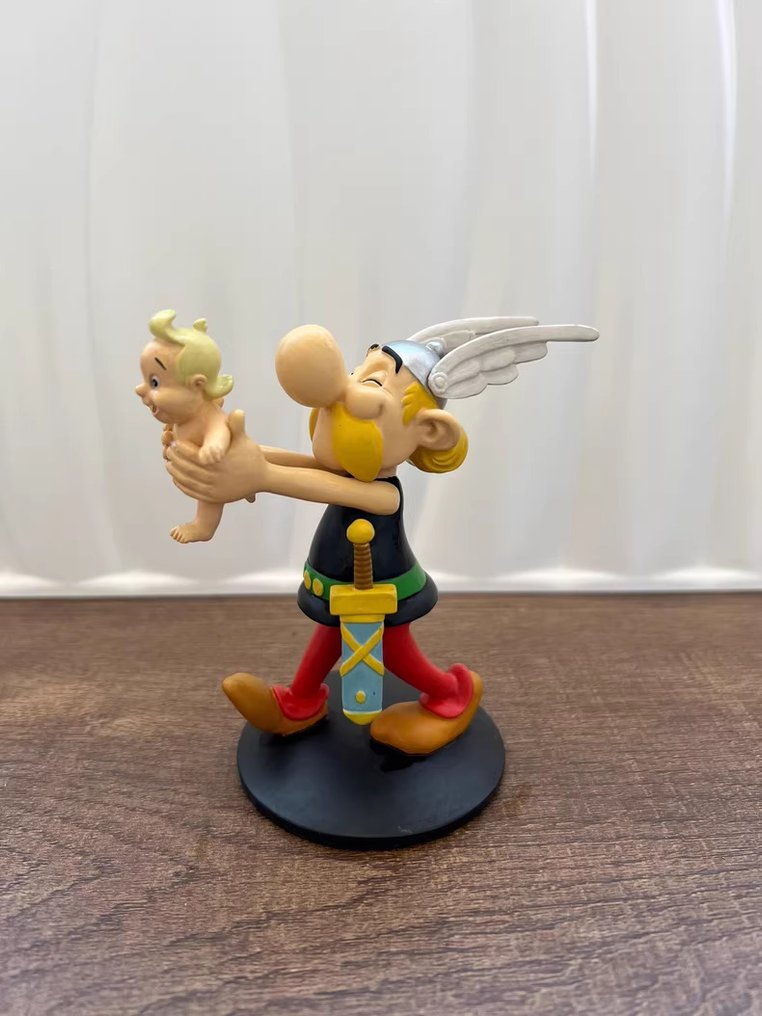 Asterix - Césarion dans Le fils d'Astérix - statuette Hachette #1.0
