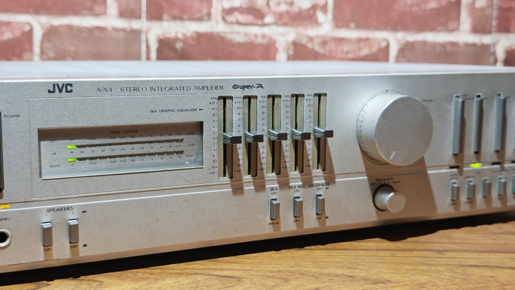 JVC - A X4 Solid state integrated amplifier #3.2