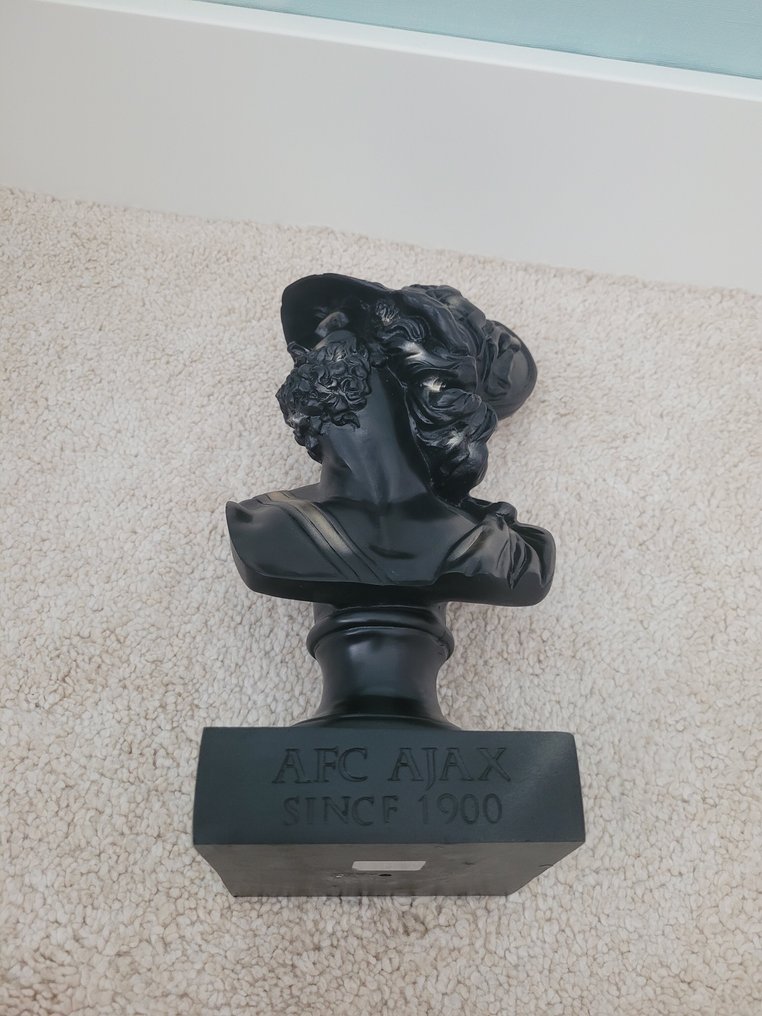 Busto Ajax. Scudo AFC AJAX #3.2