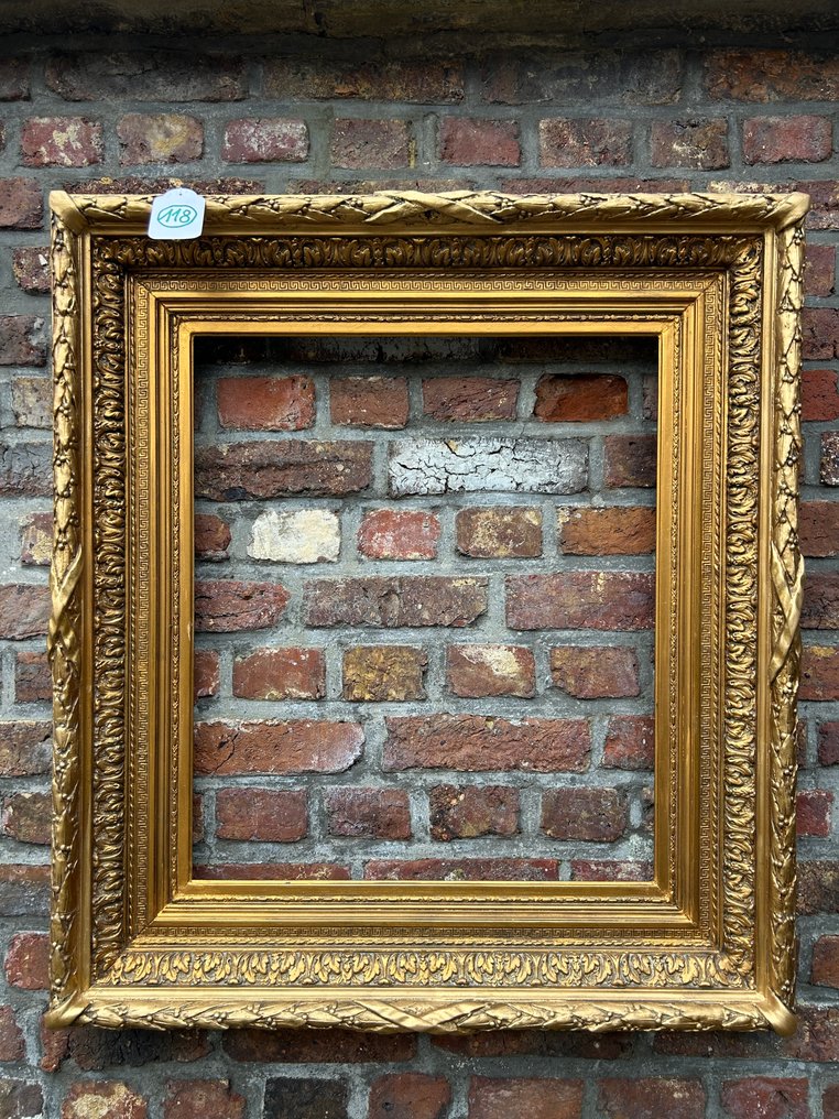Cadre  - 118. Ancien cadre de musée en or lourd doré. Pour tableau de 60x51cm. #1.0