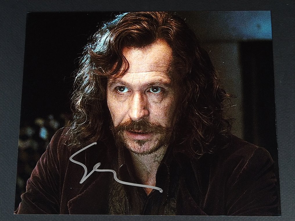 Harry Potter - Signed by Gary Oldman, with Letter of Authenticity - Photo, Autograph #1.0