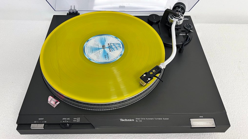 Technics - SL-D2 semi-automatic direct drive Turntable #1.0
