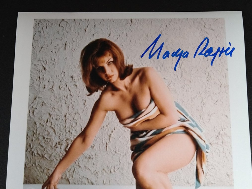 James Bond 007: Goldfinger - Nadja Regin (+) "Bonita" - Signed photo with COA #1.0