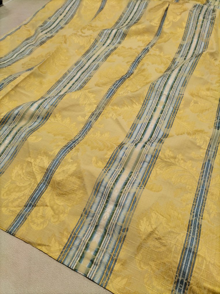 Stupendo tessuto in misto seta con trama barocca - 紡織品 (2)  - 360 cm - 140 cm - 追求的品质 #3.2