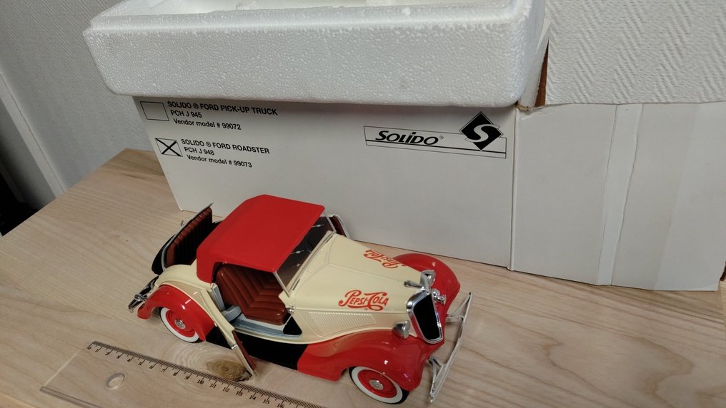 Solido 1:18 - Machetă mașină - FORD ROASTER PESPI COLA #1.0