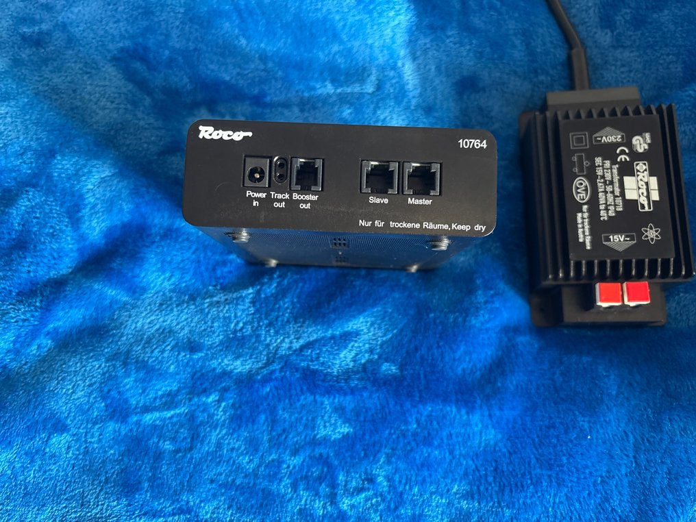 Roco H0 - 10718/10764 - Unidad de control digital (2) - Amplificador digital y transformador #2.1