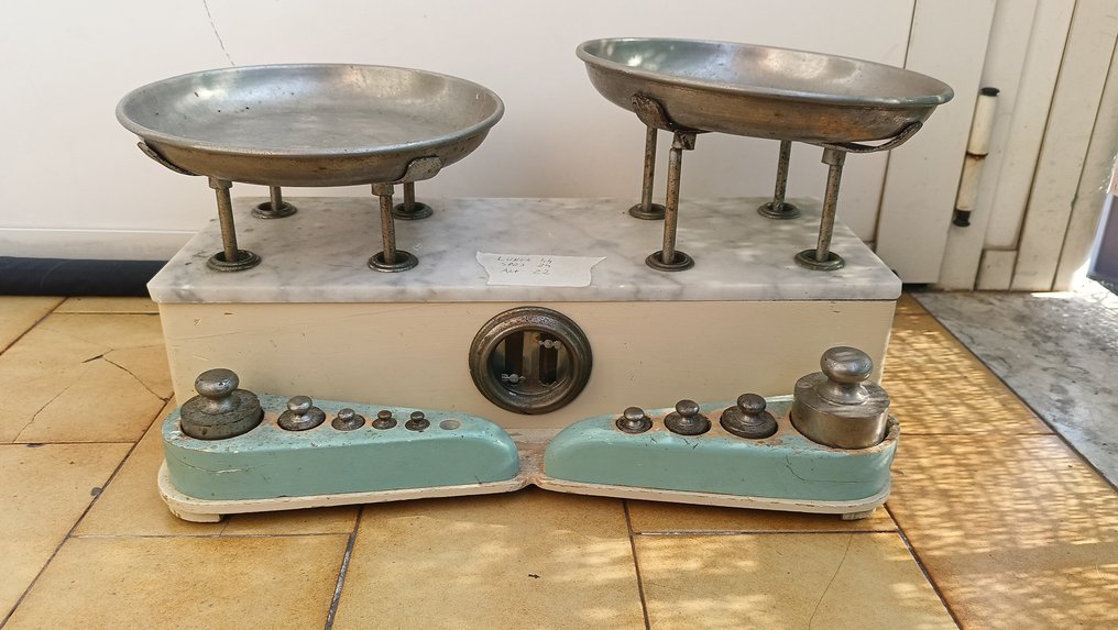 Balance or scale - Metal #1.0