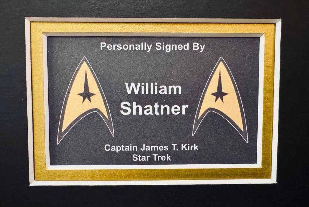 Star Trek - William Shatner - signed Star Trek Uniform / luxary Frame / JSA #4.3