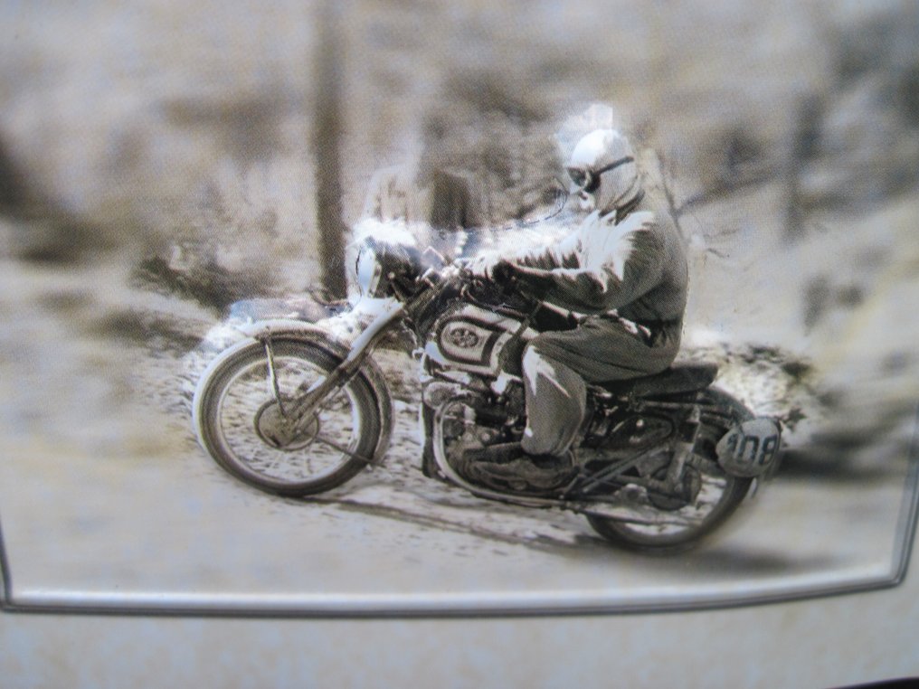 A bátor férfiak - Norton - BSA - AJS - Jel - Fém #2.1