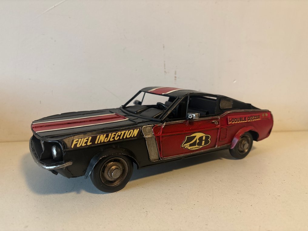 Veistos, Oldtimer raceauto - 9.2 cm - Metalli #1.0