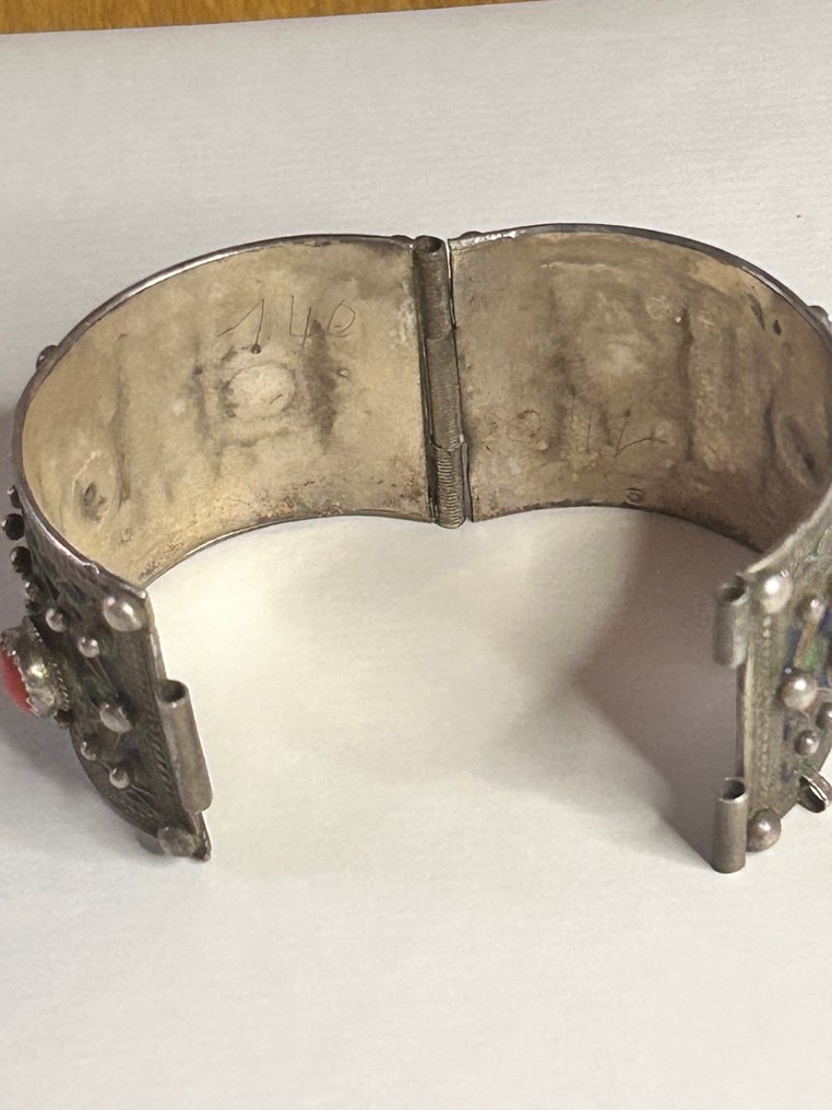 Kabyle-rannekoru - Hopea - 1900-luvun puoliväli #4.3