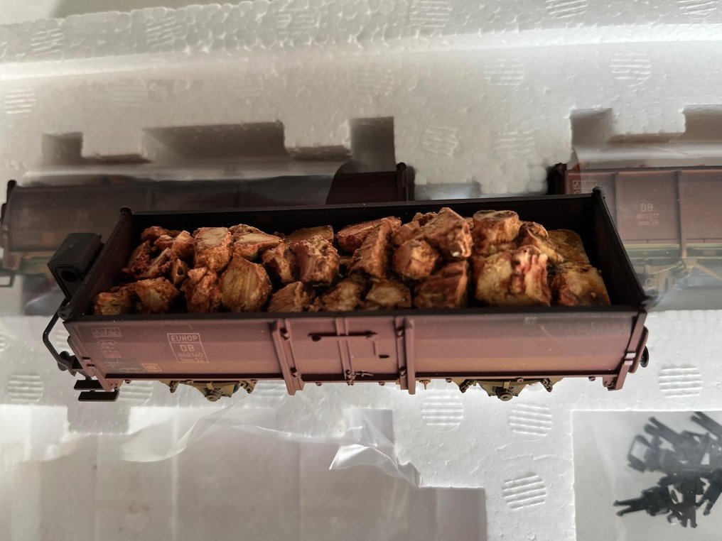 Märklin H0 - 46025 - 模型貨運火車組合 (1) - 三节车厢遇到石头 - DB #2.1