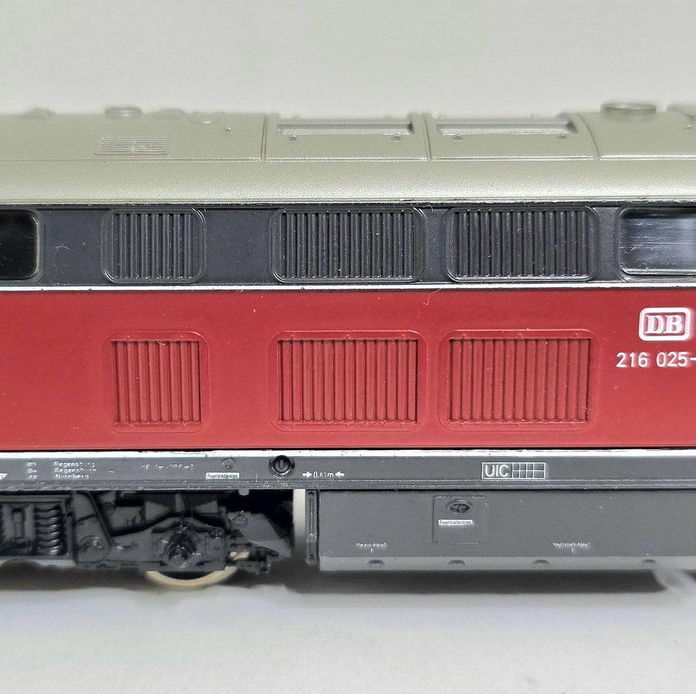 Märklin H0 - 3075 - Locomotiva diesel (1) - BR 216 - DB #1.0