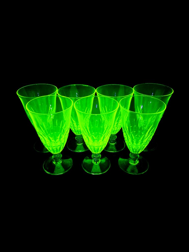 Drinking service (7) - Uranium glass #1.0