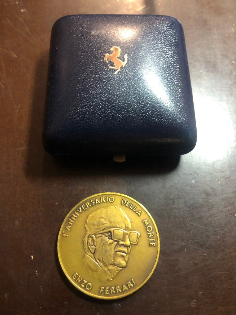 Emblem - Ferrari - moneta enzo Ferrari In bronzo - 2000 #1.0