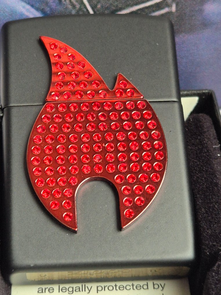 Zippo - 芝宝 - Bling Flame Emblem - 没有保留价 - 打火机 - 钢材（不锈钢） #1.0