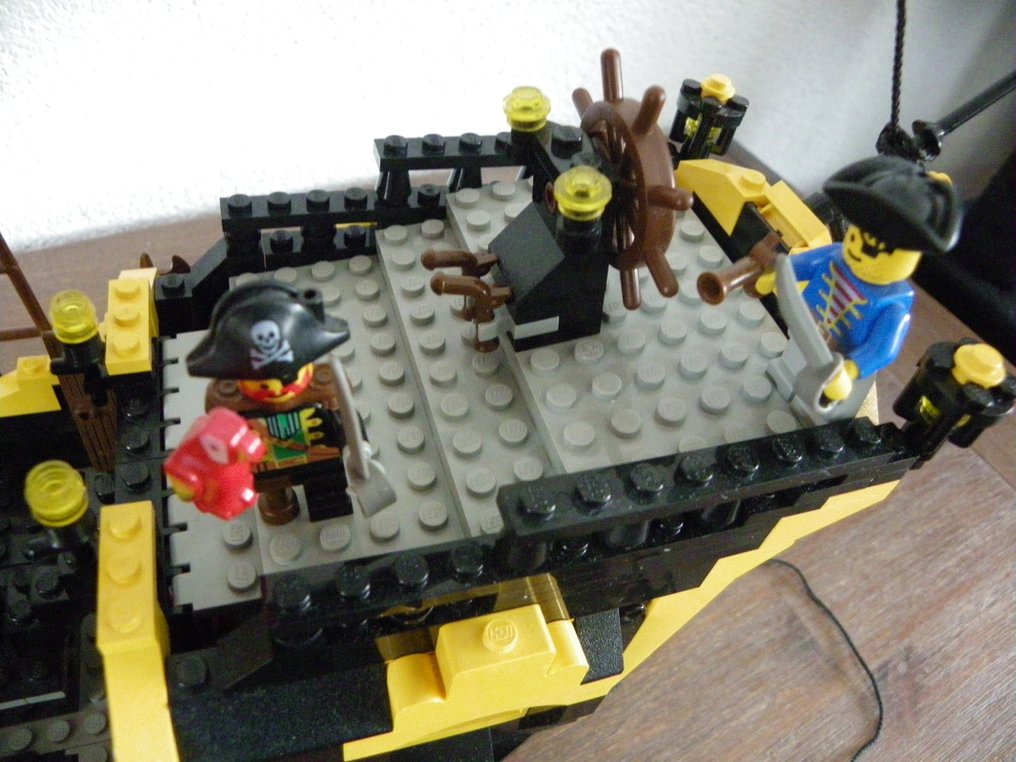 LEGO Set - 6285 - Pirates - Black Seas Barracuda (Dark Shark) #1.0