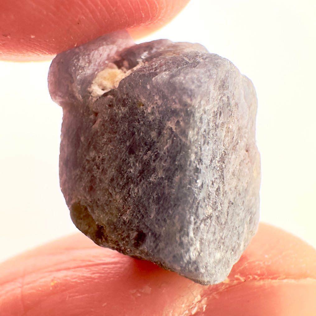 Ζαφείρι Τραχύς - Ύψος: 16 mm - Πλάτος: 11 mm- 5.4 g - (1) #3.2