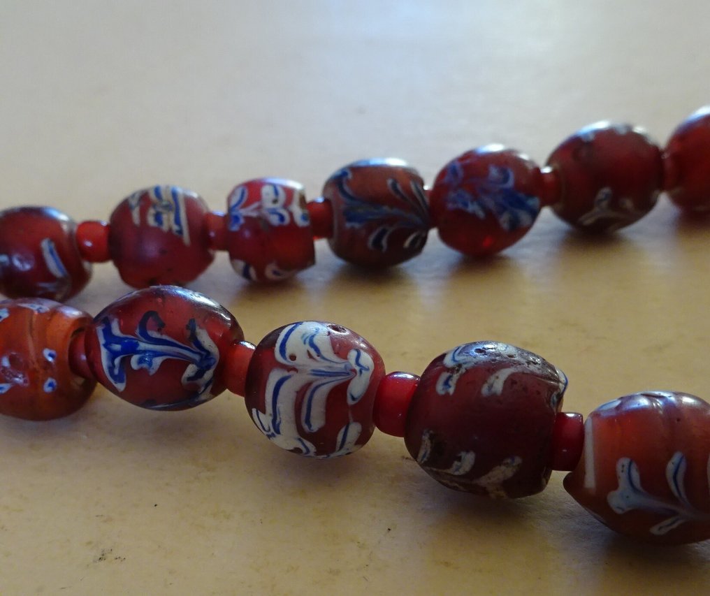 39-bead necklace from Murano, feather or flower beads type, circa 1900, Ghana #1.0