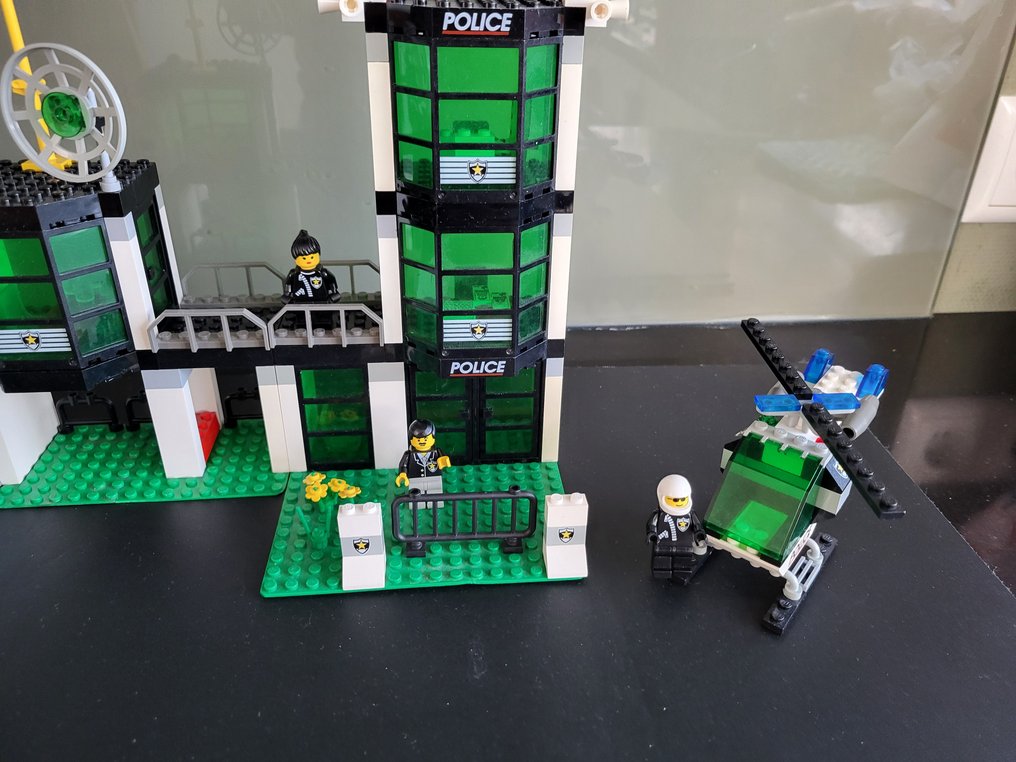 Lego Set - 6332 - Classic Town - Command Post Central #1.0