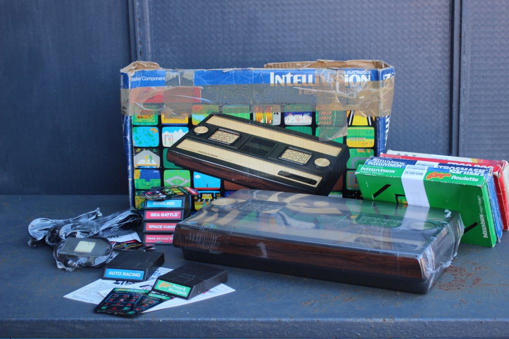 Mattel - Intellivision - with 11 games - Videospielkonsole und Spiele - In Originalverpackung #1.0