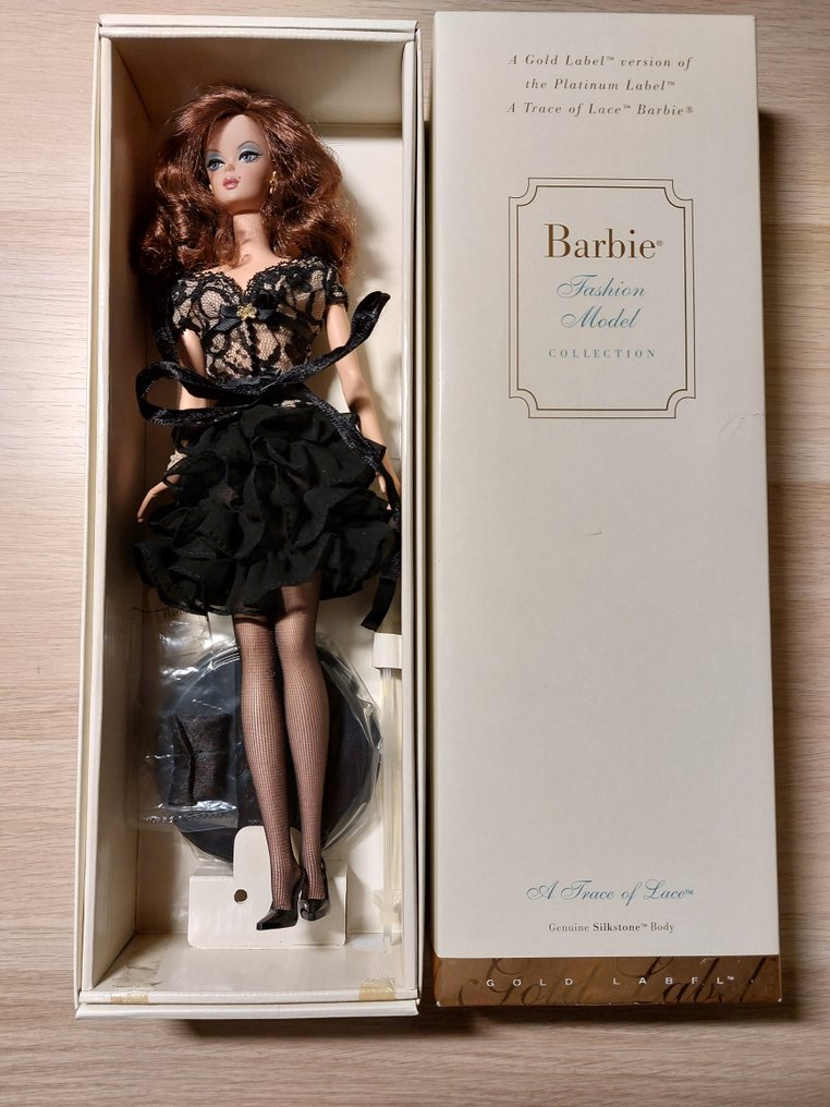 Mattel  - Poupée Barbie Pretty Pleats; Trace of Lace; Muffy Roberts - 2000-2010 - États-Unis #2.1