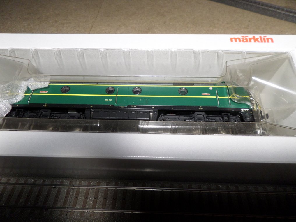 Märklin H0 - 37672 - 柴油火車 (1) - Série 205 - NMBS #3.2