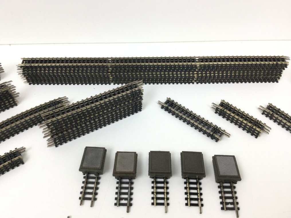 Minitrix N - 49/02/03/04/05/06/07/12/14/17/18/27/28/72/74 - Γραμμές τρένου μοντελισμού (114) - Μεγάλα κομμάτια ράγες, ευθείες και καμπύλες. #2.1